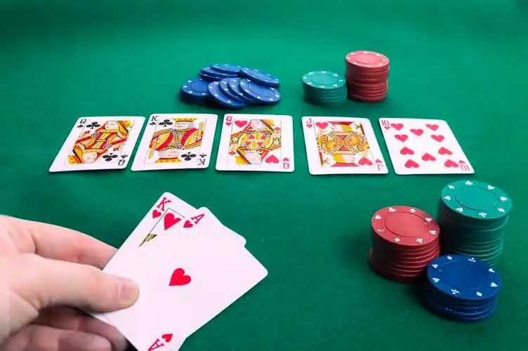 hhub APP မိုဘိုင်းဖုန်းဖြင့် Live Casino Baccarat ကစားနေပုံ
